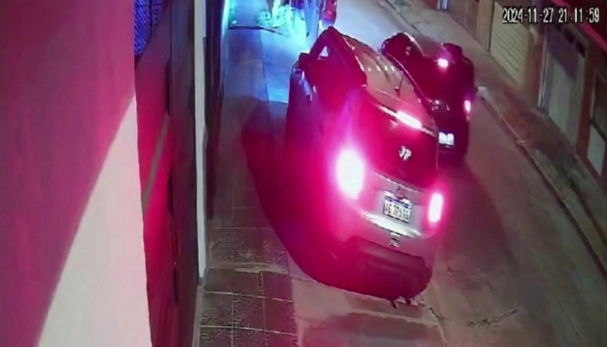Conurbano violento: rodeado y con un arma en la cabeza, lo bolsiquearon y le robaron la camioneta