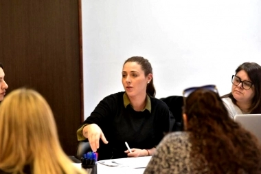 Quintero criticó la creación del centro farmacéutico de Kicillof y condenó el aumento de empleados estatales