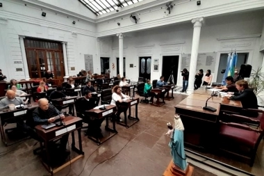Intendente bonaerense en la mira por otorgar “ilegalmente” un millonario bono a concejales aliados