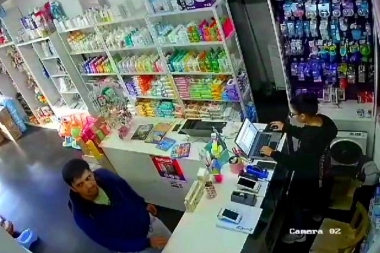 Inseguridad en La Plata: con un cuchillo atacó a la encargada y realizó un robo millonario a una pañalera