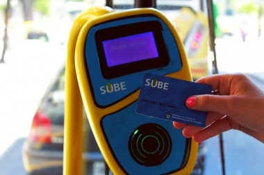 Después de 10 meses, la SUBE aumenta su “saldo negativo”: cuándo rige el tope y a cuánto llega