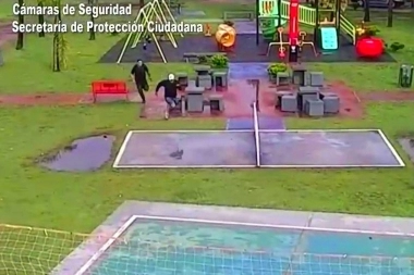 Atentos operadores del COT detectaron a un sujeto que portaba una pistola y acabó detenido