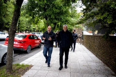 Ferraresi desembarcó en Tres Arroyos, se mostró con Garate y anunció cooperación entre municipios