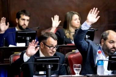 El radicalismo acusó recibo y pidió tratar el Presupuesto y la Impositiva 2025 este año