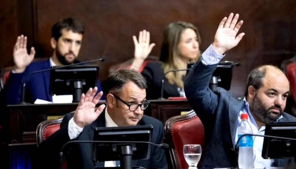 El radicalismo acusó recibo y pidió tratar el Presupuesto y la Impositiva 2025 este año