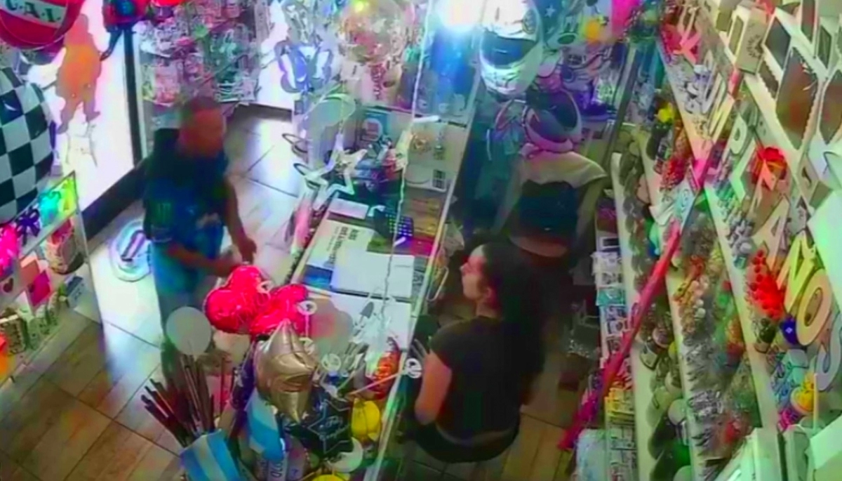 Un gran simulador en Merlo: se hizo pasar por un cliente, amagó con sacar un arma y asaltó un cotillón