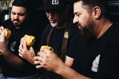 La Burger llegó a la Parada Sanguchera de Spot!