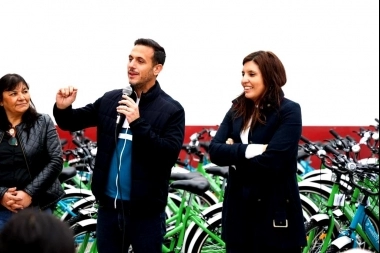 Datos en rojo: Julián Álvarez cierra el 2024 como el intendente bonaerense con peor imagen