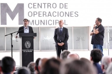 Kicillof celebró la creación del nuevo COM de La Plata: “Las soluciones se brindan con inversión pública”
