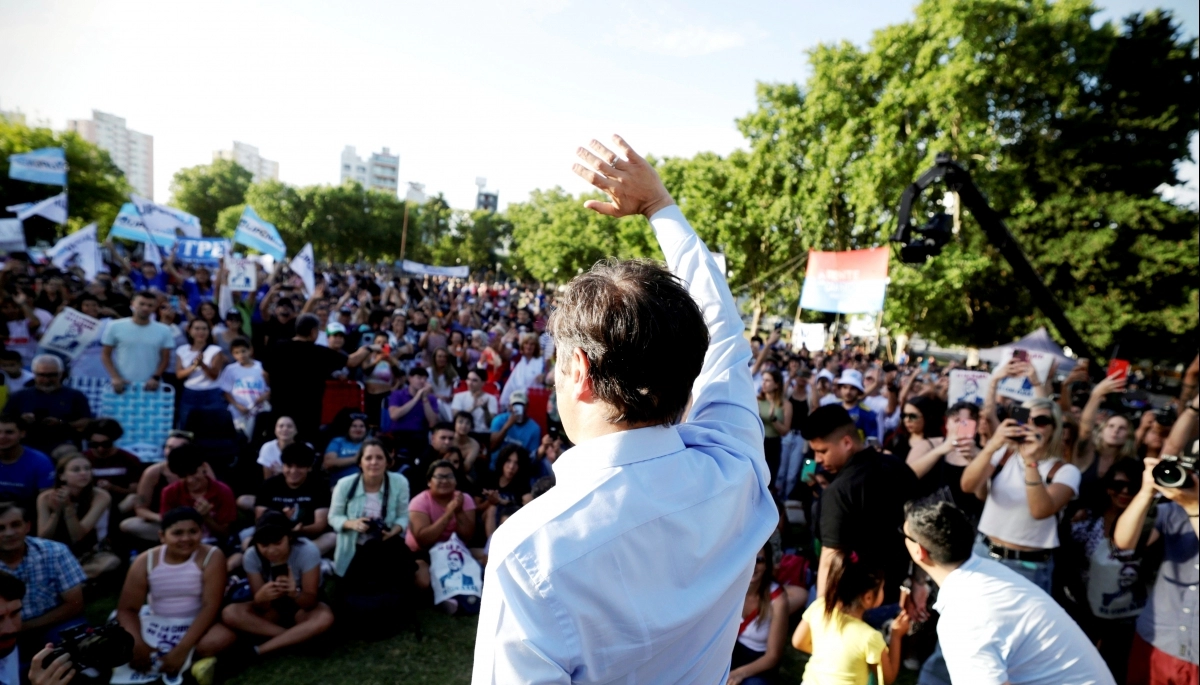 Kicillof volvió a las mateadas, habló de ponerse al hombro la construcción de una alternativa  de futuro