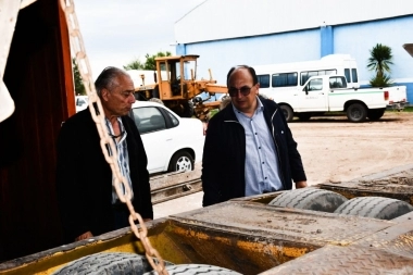 Mantenimiento Vial: Salomón recorrió los talleres del Corralón Municipal de Saladillo
