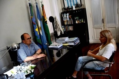 Con miras al futuro, Salomón se reunió con su Gabinete y recibió a la diputada Lordén en Saladillo