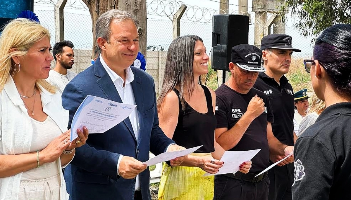 Cascallares recorrió la nueva alcaidía de Almirante Brown para descomprimir las comisarias locales