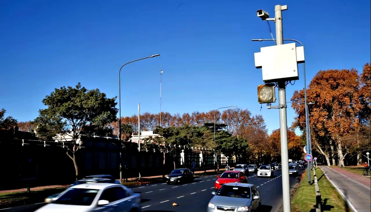 El primer proyecto del 2025 busca limitar el “abuso” de las fotomultas en territorio bonaerense