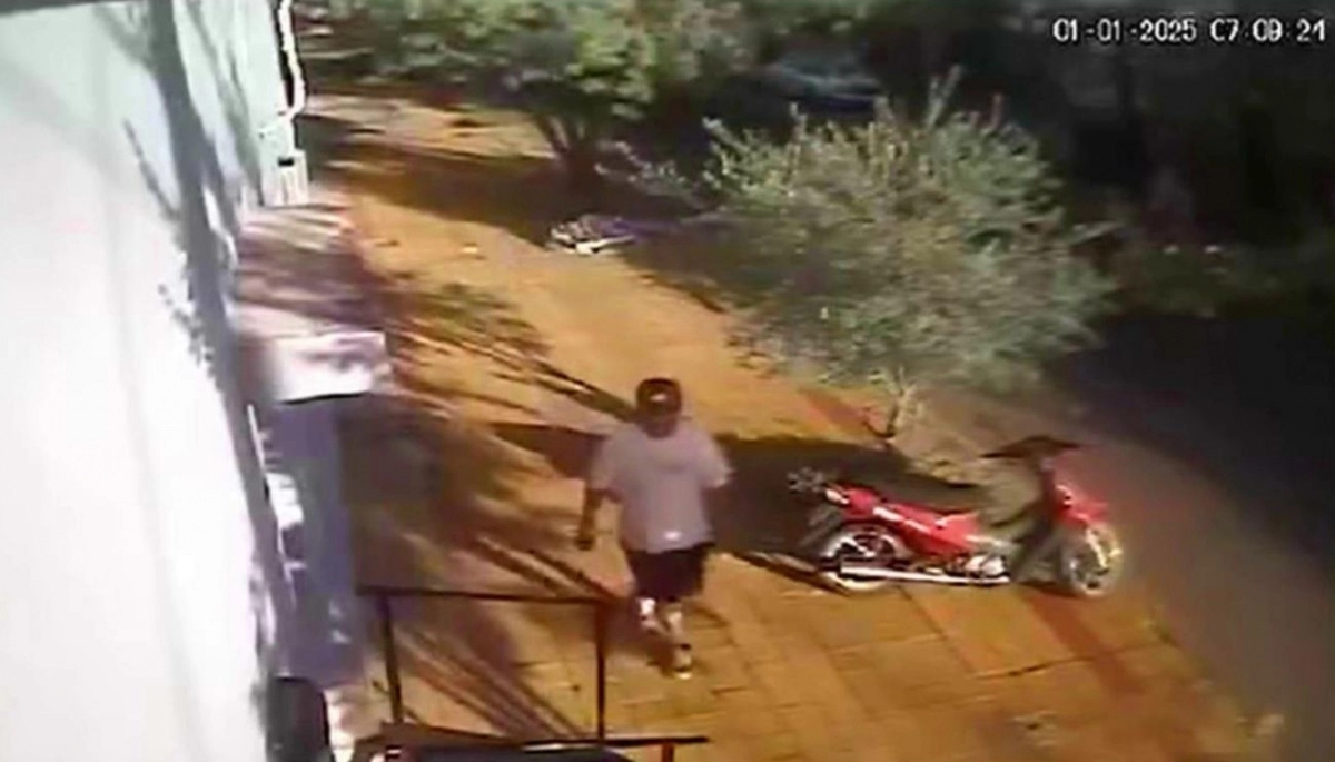 Menor con antecedentes le robó la moto a una enfermera, el padre se enteró y la devolvió