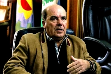 “Una debacle”: intendente bonaerense cargó contra Milei por el cierre de una histórica fabrica