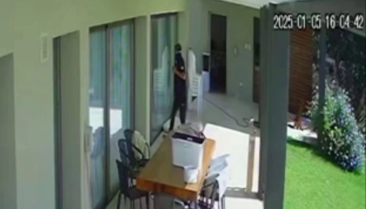 Más inseguridad en La Plata: buscan a un ratero que opera en la zona norte de la ciudad