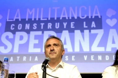 Larroque incendió la interna peronista: apostó a generar lazos entre Cristina y Kicillof sin La Cámpora