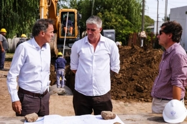 Katopodis visitó Navarro y junto a Diz recorrieron obras hídricas y sociales