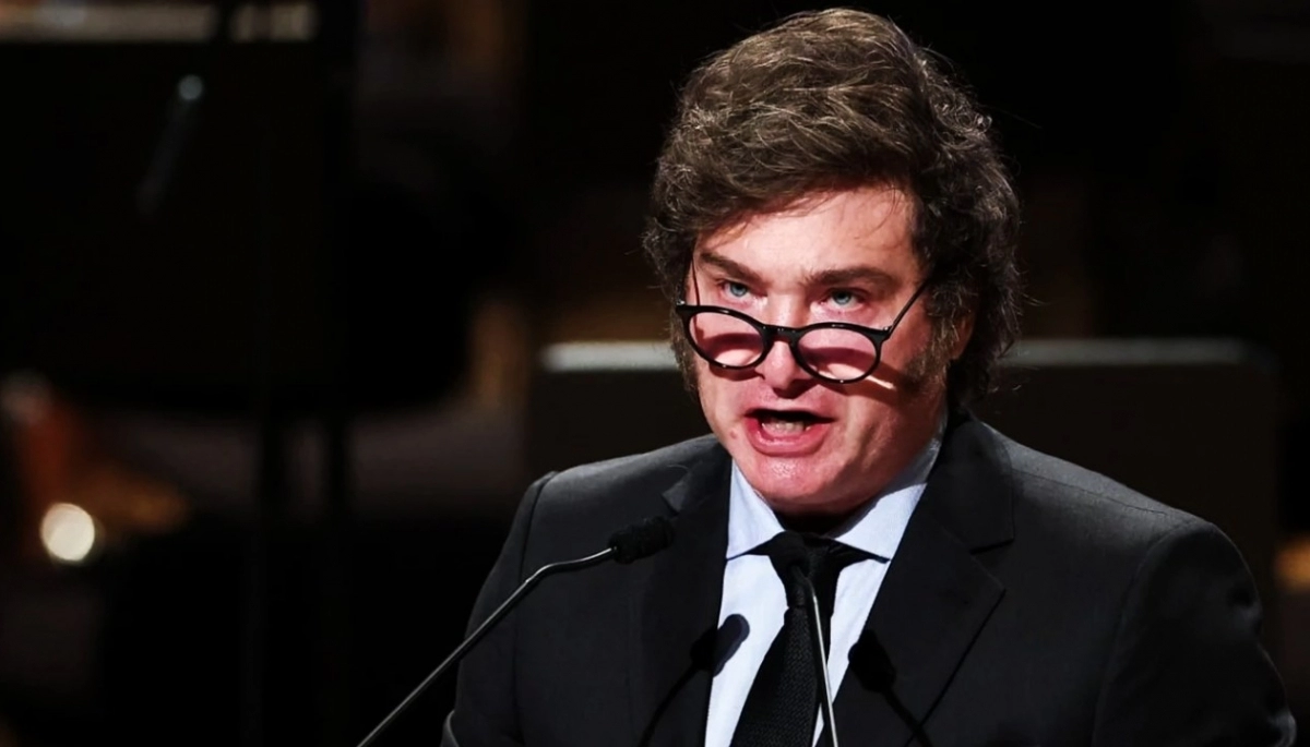 Milei menospreció a Kicillof: “Si lo lleva a Messi a jugar al Estadio Único ¿Va a dejar de ser el peor gobernador?”