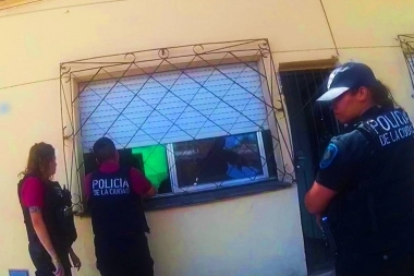 Un hombre que amenazaba con cometer suicidio, fue reducido por la Policía de la Ciudad con una Taser