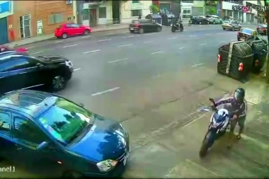 En CABA y sin levantar sospechas, robó la moto con una novedosa modalidad