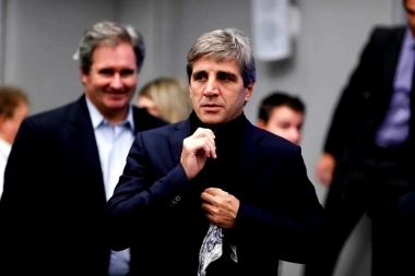 Caputo respondió a los intendentes kirchneristas y recrudece la guerra por tasas municipales