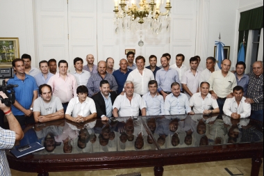 Intendentes peronistas se reúnen para debatir el presupuesto 2017