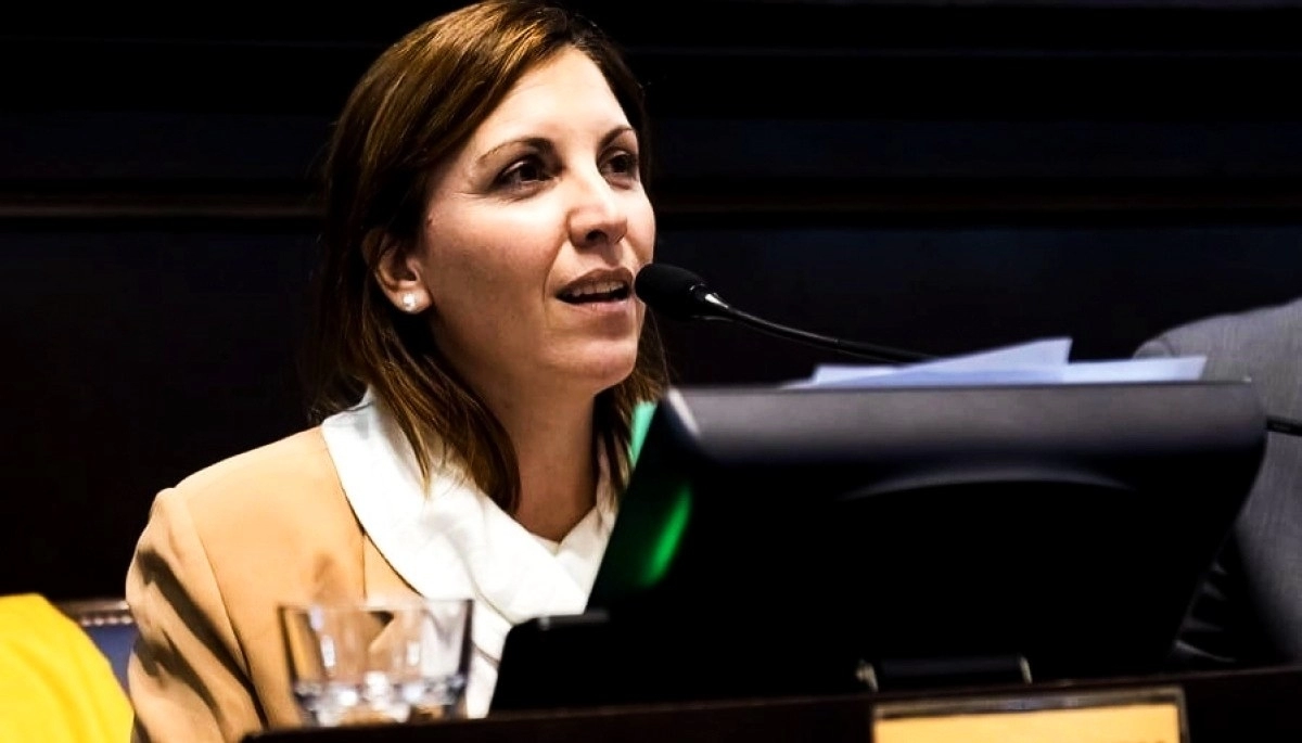 Diputada “libertaria dialoguista” reivindicó su separación de Milei y lo tildó de “estafa electoral”