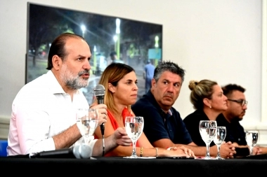En conferencia de prensa, Susbielles habló del temporal en Bahía Blanca y dio detalles de la situación