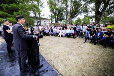 Kicillof visitó Guaminí: anunció obras destinadas al sector productivo y al turismo