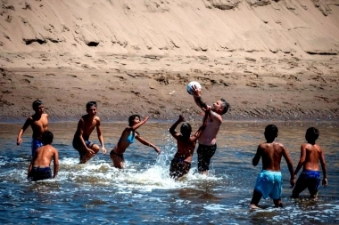 Tres Arroyos estrenó el programa “Todos al Agua” para que sus habitantes conozcan el mar
