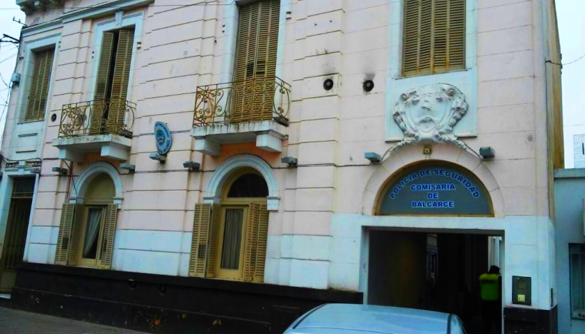 Conmoción en Balcarce: investigan si una mujer fotografiaba a la hija desnuda y distribuía las imágenes