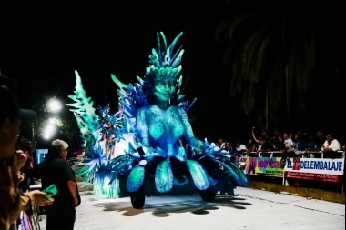 Arranca el Carnaval 2025 en 25 de Mayo: llega la segunda noche en el Corsódromo