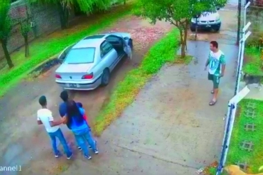 Un bebé en medio de un robo automotor "de boquilla" y sin armas