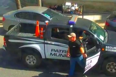 Polémica en Mar del Plata: el Intendente festejó que agente municipal noqueó a un hombre inmovilizado