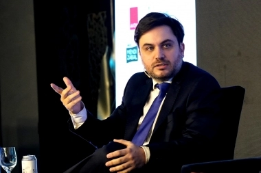 Luego del robo a su ministro, referente libertario apuntó contra la gestión de Kicillof y lo tildó de “inútil”