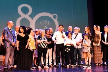 Con una mega fiesta cultural y la presencia de Kicillof, el Teatro de Mar del Plata festejó sus 80 años
