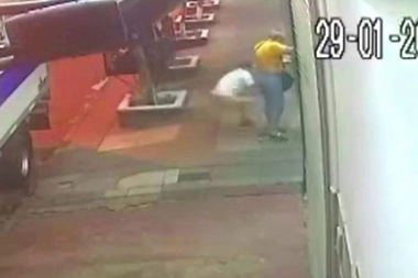 Conurbano descontrolado: llegó al trabajo y mediante una emboscada le robaron las pertenencias