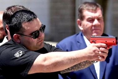 Crece el uso de las Taser en municipios bonaerenses y en la Legislatura buscan sancionar la ley