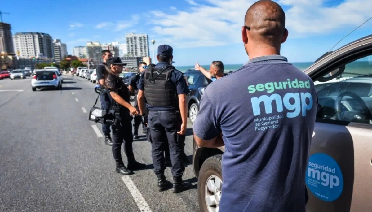 En medio de casos de abuso de autoridad en Mar del Plata, Montenegro habilitó las pistolas Taser “anti trapitos”