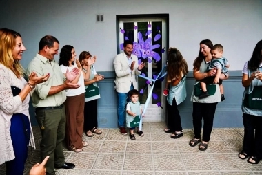 Egüen presente en el acto de inicio del Ciclo Lectivo 2025 del jardín maternal de Norberto de la Riestra