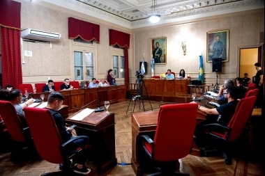 A contramano de Caputo y Milei, concejales libertarios pelean por mantener un impuesto municipal