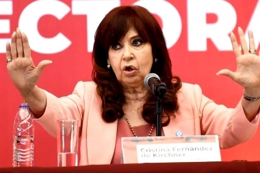 “Quieren la muerte civil de Cristina”: intendente enfureció contra los peronistas que quieren ficha limpia