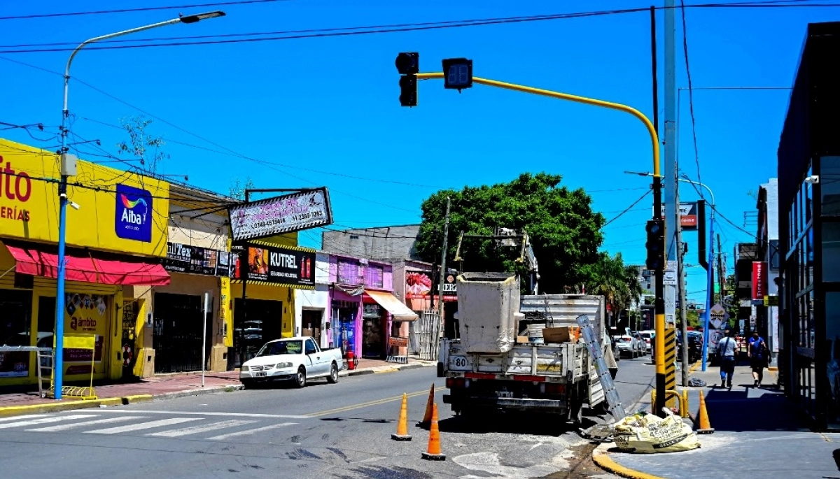 Con la instalación de un nuevo semáforo, el plan integral de Seguridad Vial continúa vigente en Escobar
