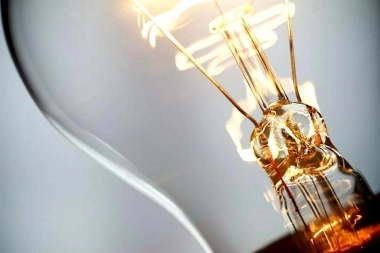 Los tarifazos de Kicillof no se detienen y la luz vuelve a aumentar en la provincia de Buenos Aires