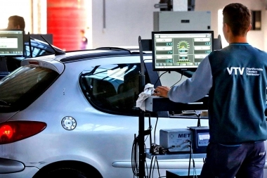 Milei pone primera y retoca la VTV: cambios en los plazos y habilitación de talleres privados