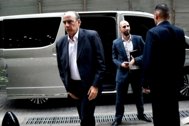 Francos le puso pimienta al “criptogate” y afirmó que ningún funcionario es “más superpoderoso” que Milei