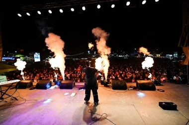 Santa Clara del Mar celebra su 76º aniversario: torta grande, conciertos y desfiles
