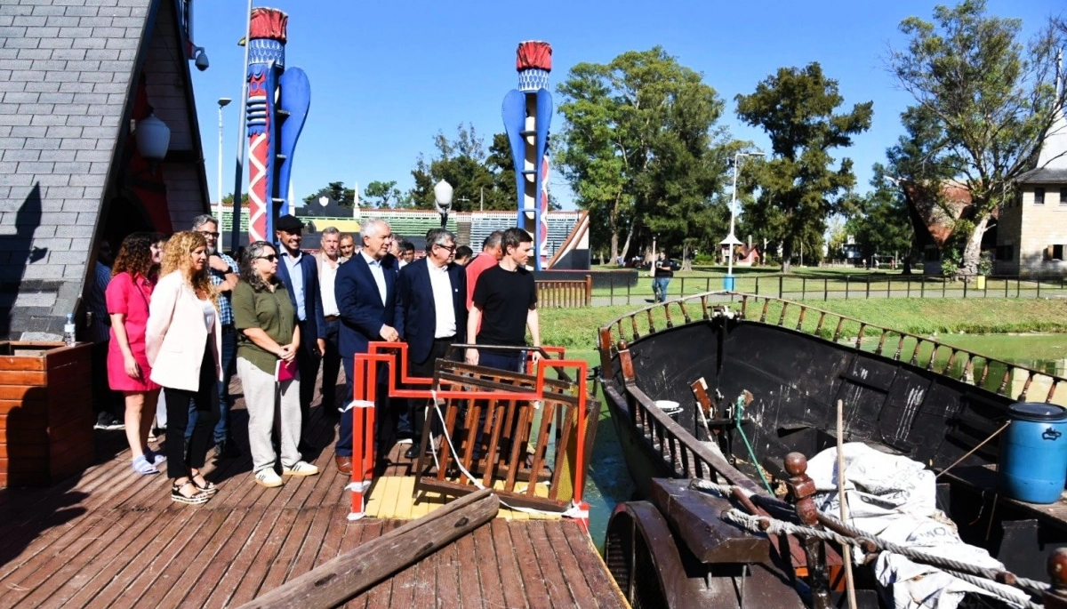 Alak y Costa avanzan la recuperación del barco y del tren de la República de los Niños